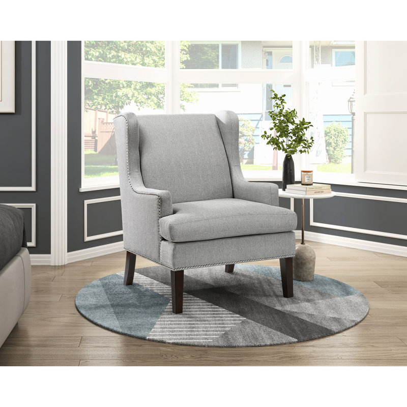 Chaise d'appoint texturée grise, mobilier de salon, siège en mousse, revêtement des pieds bruns, hauteur de siège de 20 po