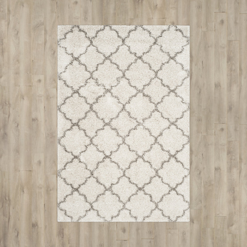 Tapis à poil long à motif géométrique gris, Rectangle 2 pi 3 po x 3 pi 9 po, Ivoire / Gris