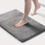 Tapis pour salle de bain en microfibre 20 x 30 po de qualité spa avec technologie de séchage rapide, envers en latex antidérapant, velours doux délavé de 0,76 po, gris lavable à la machine, qualité spa, gris-42491394-42491417
