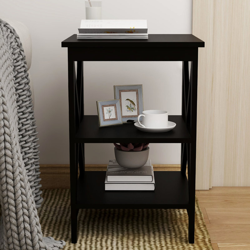 Table d'appoint en noir avec laque spéciale pour une meilleure protection contre les dommages