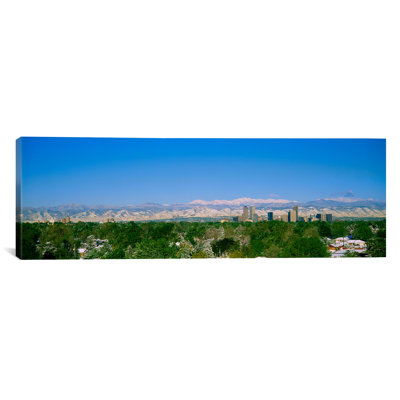 «Buildings in a City with a Mountain Range Denver, Colorado», reproduction de photo sur toile