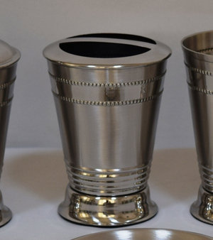 Mullings Toothbrush Holder
