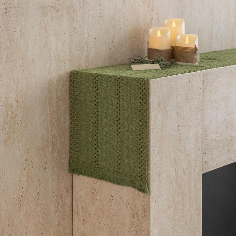 Chemin de table Boho vert sauge pour les décorations pour la maison d'été 12 x 72 pouces petite maison de campagne rustique en macramé tissé en jute et commode à café décorative