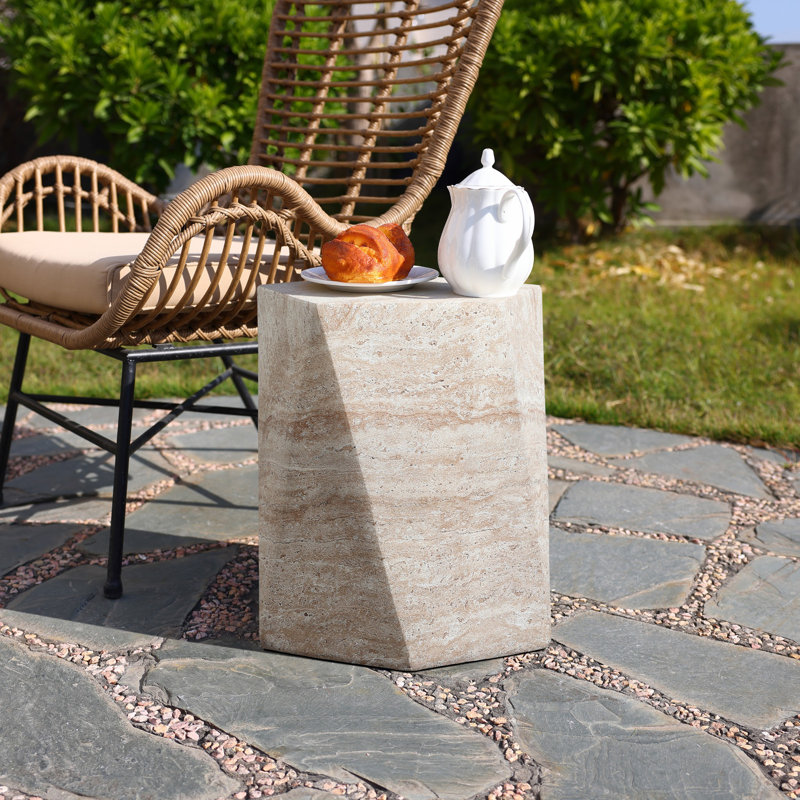 Table d'appoint Faux Travertine MgO,  H 18,78 po x l 15,35 po x P 15,35 po, Pentagone irrégulier texturé
