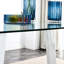 Table rectangulaire chic en verre trempé et blanc, pouvant accueillir de 6 à 8 personnes Table élégante avec structure, convient aux personnes