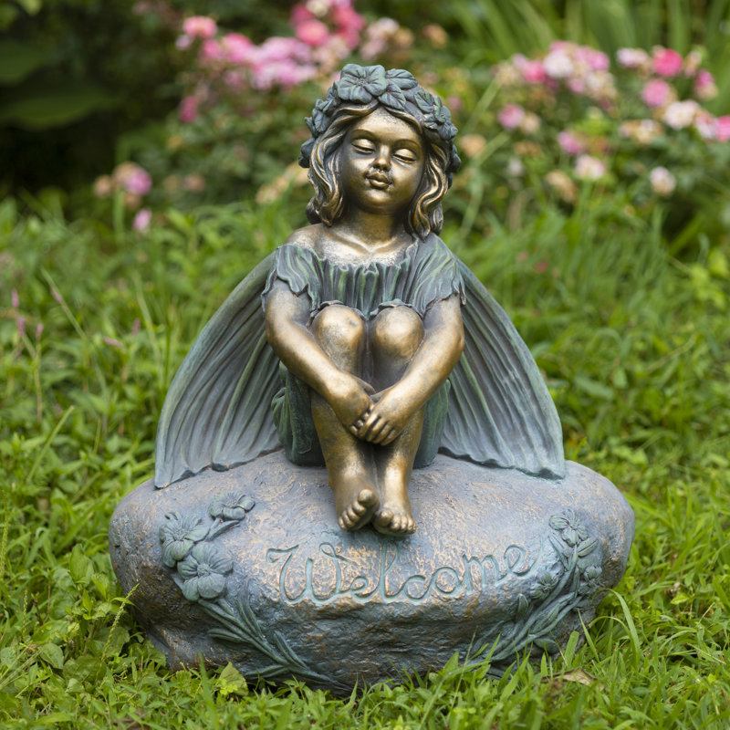 Statue de jardin fée en magnésium assise