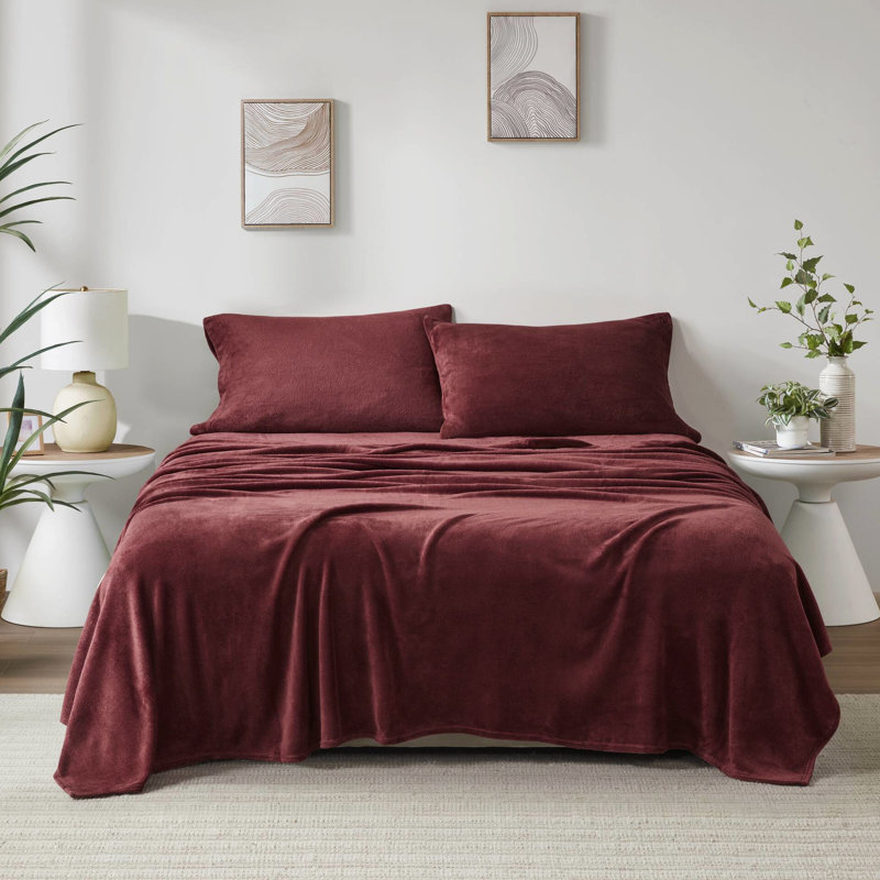 Drap de très grande taille 4 pièces bourgogne, 100% velours lisse, comprend drap plat, 2 taies d'oreiller ajustées et élastiques pour matelas de 16 po, en bourgogne, doux et brossé