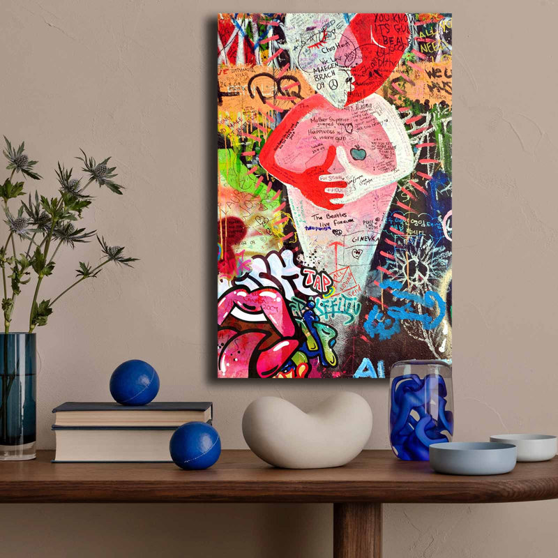 Impression sur toile Vibrant Abstract Graffiti Hug, H 27,6 po x l 17,7 po