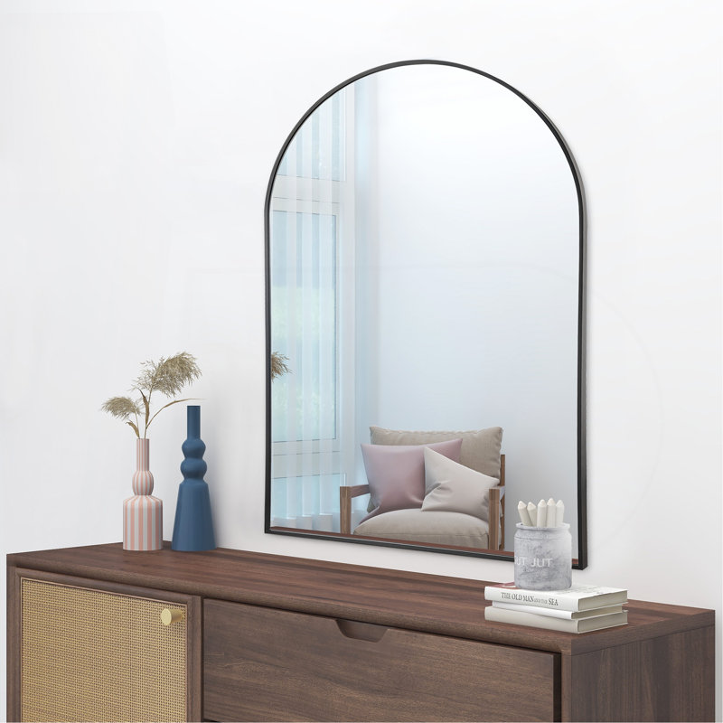 Miroir de salle de bain élégant avec un design élégant et des caractéristiques de sécurité améliorées