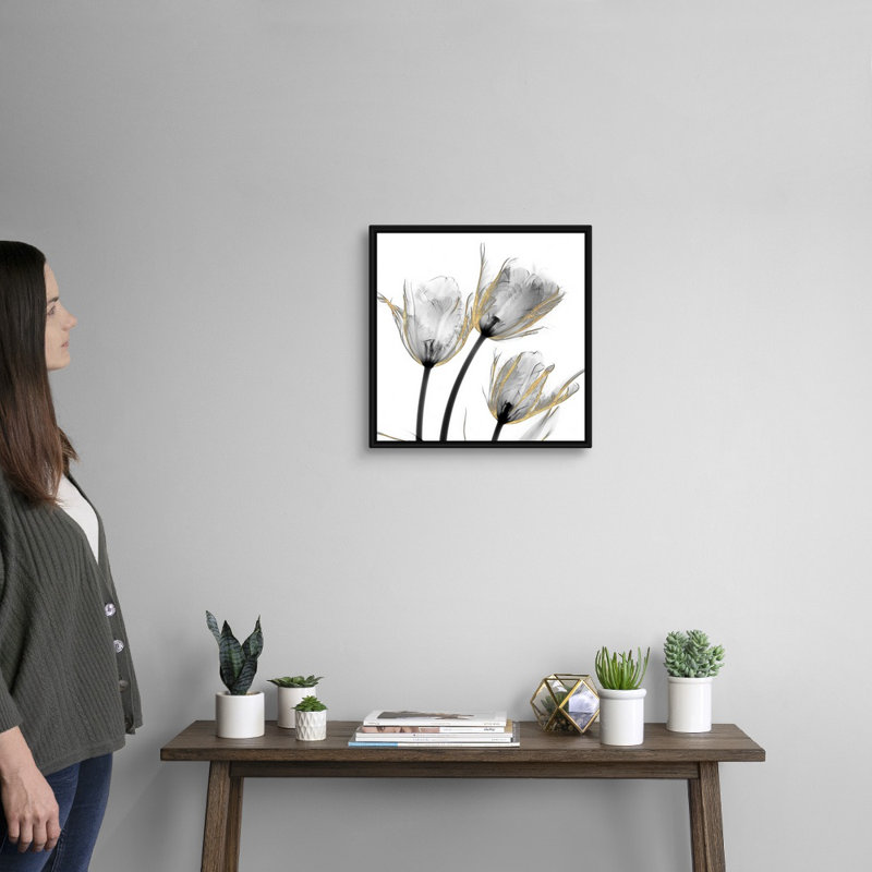 «Gold Embellished Tulips 2» par Albert Koetsier, reproduction d'art sur toile, H 18 po x l 18 po x P 1,75 po, Cadre noir