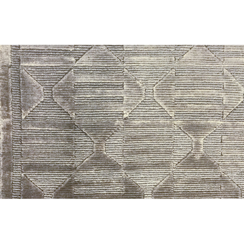 Hand-Knotted High-Quality Beige Area Rug