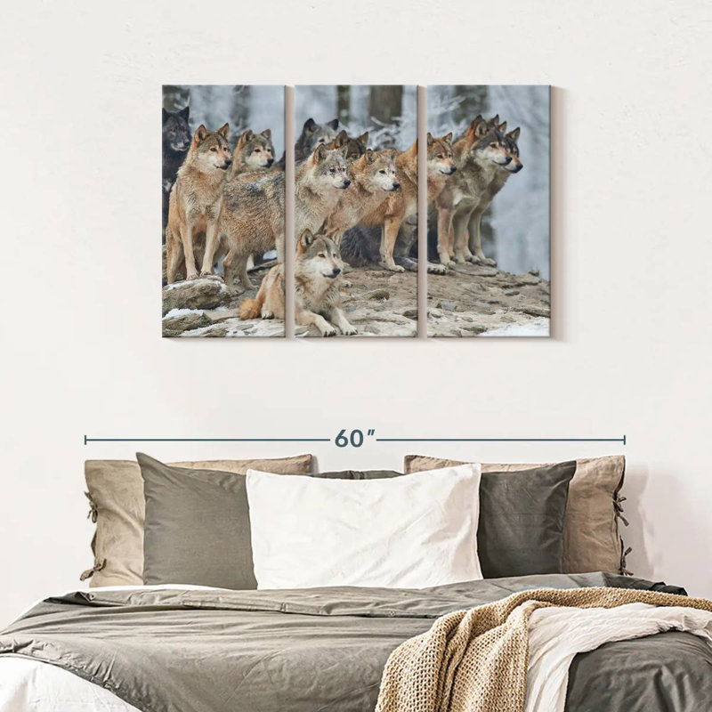 «Wild Wolf Pack», 3 pièces sur toile, H 28 po x l 45 po x P 1,25 po