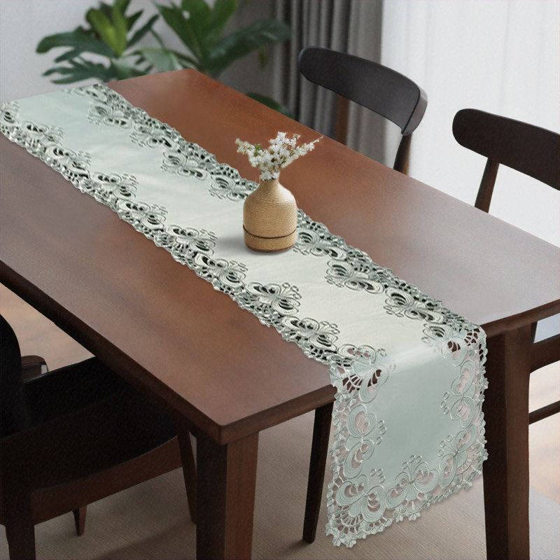 Chemin de table luxueux de la collection Creola