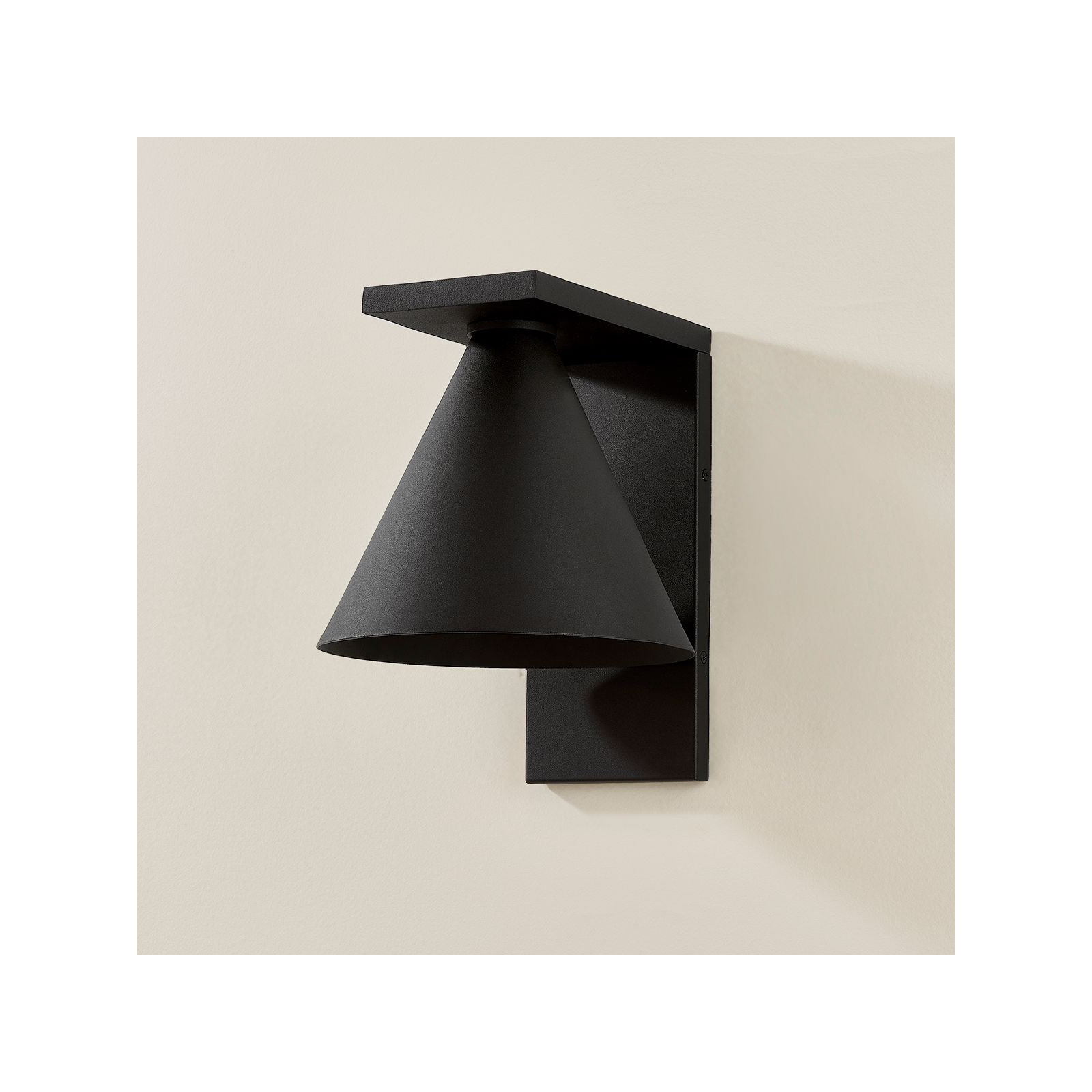 Sean 1 Light Wall Sconce, 8.75" H x 7" W x 7" D