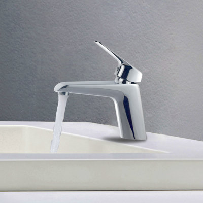 Lotus Single-handle Bathroom Faucet with Drain Assembly