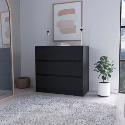 Commode à trois tiroirs
