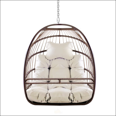 Conception ergonomique ultra-confortable pour une détente optimale tout au long de la journée, avec dossier incurvé, coussins résistants aux UV et cadre pliable.