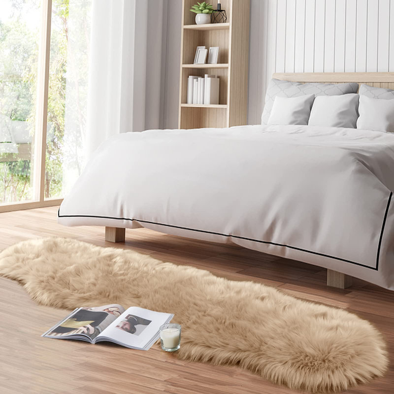 Madelene Faux Fur Indoor Rug,  2' x 6'