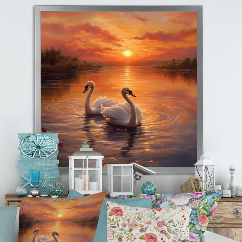 Coucher de soleil romantique avec deux cygnes blancs, H 24 po x l 24 po x P 1 po, Cadre simple argenté