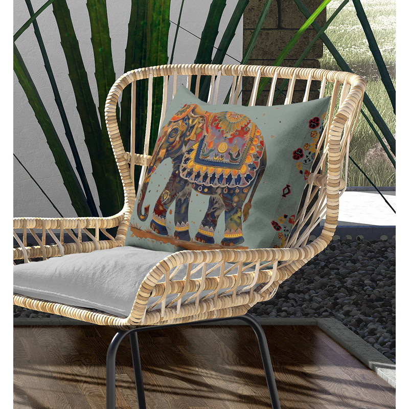 Coussin intérieur / extérieur Decorated Elephant, Carré 20 po, Vert / Orange