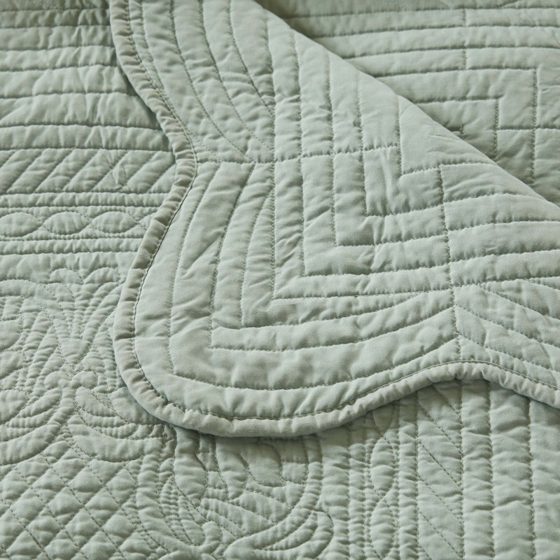 Jeté matelassé surdimensionné avec bords festonnés écume de mer 60 x 72 po, Écume de mer, écume de mer