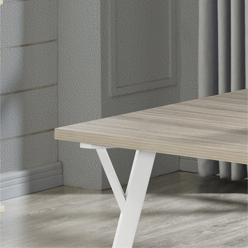 Table rectangulaire moderne avec structure blanche et brun clair, 6 sièges en chêne de style élégant, pieds en bois massif, plateau de table