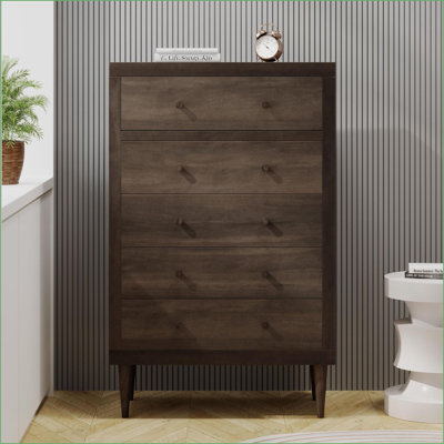 Commode 5 tiroirs Mid-Century moderne, faux bois avec pieds en bois d'hévéa | Noyer | Panneau de fibres à densité moyenne