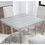 Table carrée en bois
