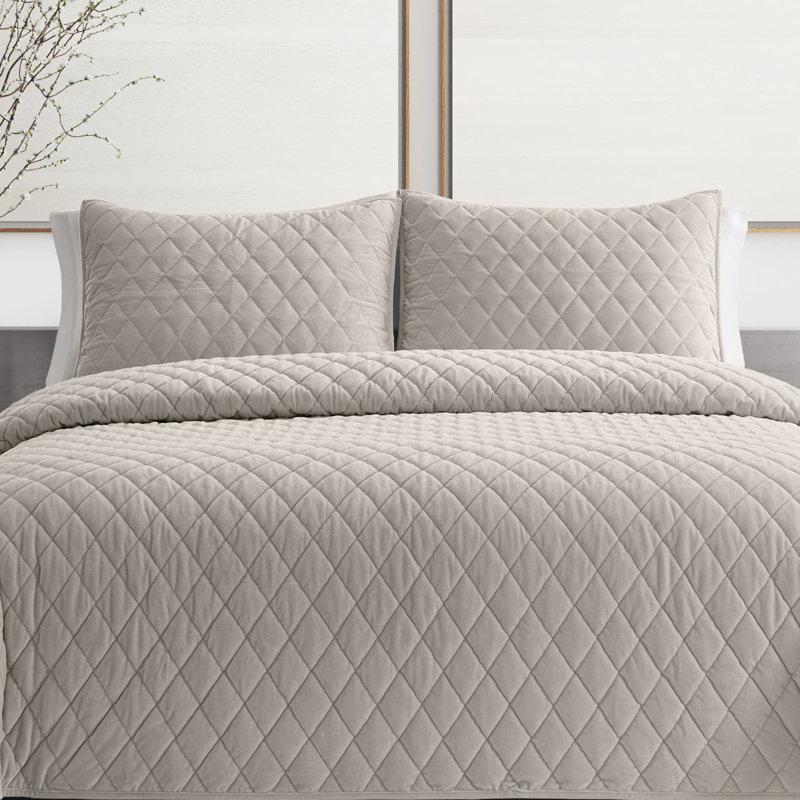 Diamond Velvet 3 Piece Quilt Set, Beige, King Quilt + 2 King Shams