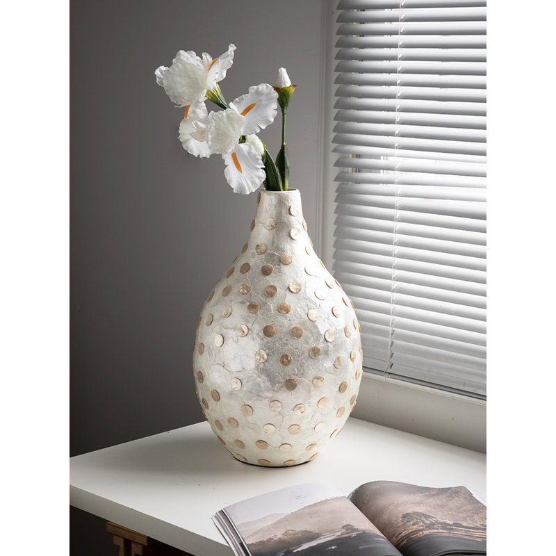 Vase de Capiz à pois avec incrustations lustrées pour table et console, H 17,5 po x l 10,6 po x P 10,6 po
