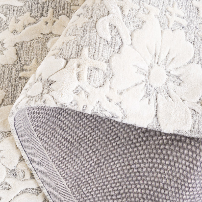 Sirish Hand Tufted Wool/Viscose/Cotton Floral Rug in Ivory/Gray, Rectangle 5' x 8'