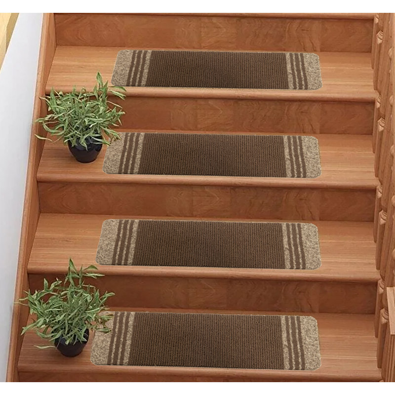 Tapis d'escalier de taille personnalisée Kasundra, Rectangle 8 po x 26 po, Brun