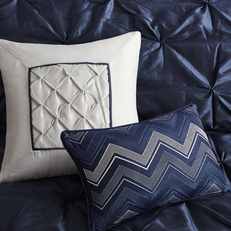 Ensemble d'édredon 7 pièces très grand bleu marine comprenant un beau rembourrage, un édredon, des taies décoratives, des coussins décoratifs et une jupe de lit