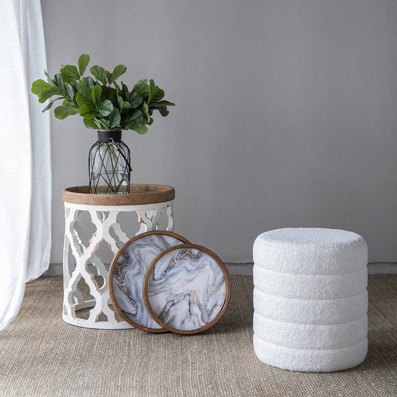 Élégante table basse en bois avec rangement dissimulé, parfaite pour organiser et rehausser le décor de votre salon.