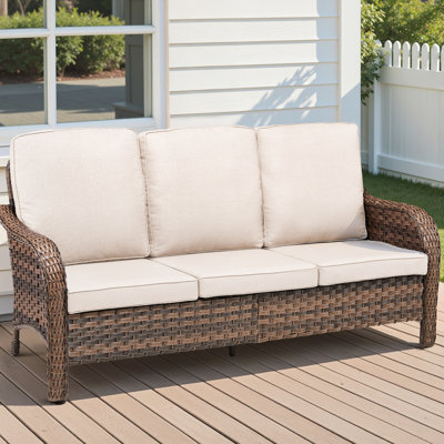 Mobilier d'extérieur 70,9 po 3 places avec coussins beiges profonds et structure rouille, performance toutes saisons, coussins amovibles lavables à la machine, idéal pour se détendre dans les patios de style élégant
