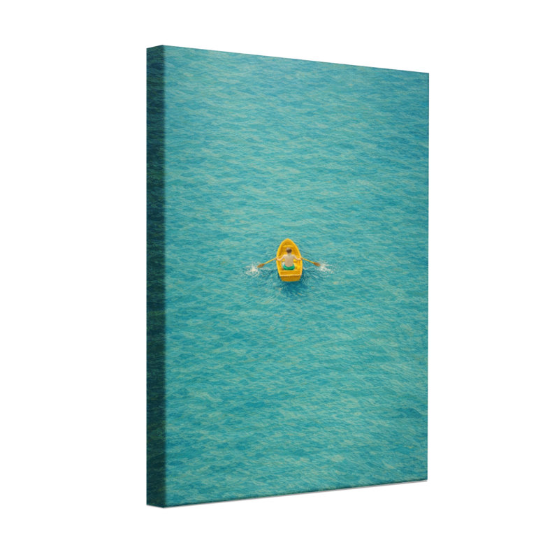 Scénique et paysage urbain, bateau jaune sur une surface d'eau bleue calme, H 18 po x l 12 po