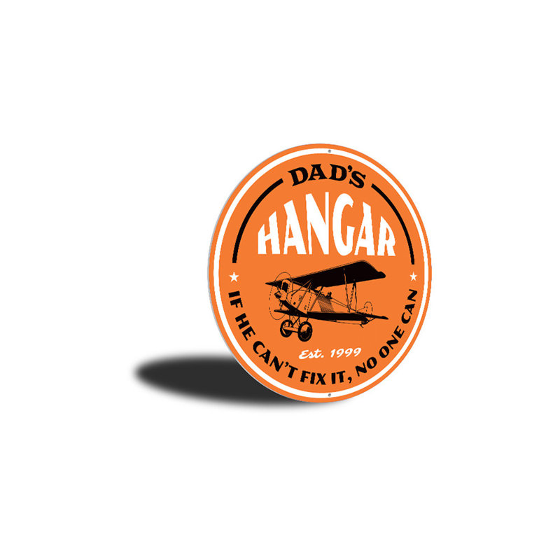 Panneau «Dad's Hangar Est Year» en aluminium, H 12 po x l 12 po x P 0,04 po