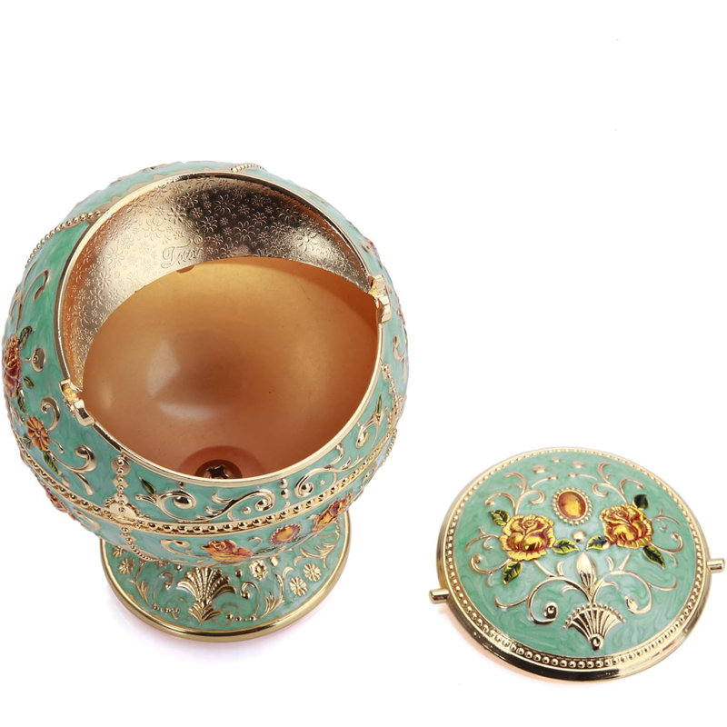 Cendrier coupe-vent avec couvercle, en métal, portable, pour cigarettes, pour l'intérieur et l'extérieur, motif estampé à la main, cadeau élégant pour hommes et femmes (vert jade)