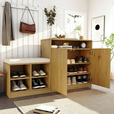 Armoire de salon U_Style avec banc à chaussures, 2 portes et 3 tablettes réglables à 3 niveaux, banc d'entrée avec 4 étagères à chaussures ouvertes et coussin amovible, console de rangement avec porte à lattes ondulées et crochets