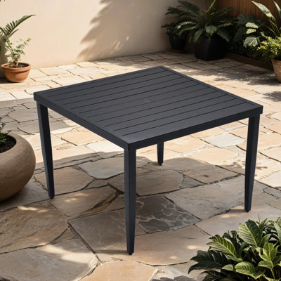 Table de patio noire Ember de 40 po x 40 po en aluminium, légère, de style contemporain, carrée en aluminium noir, antidérapante
