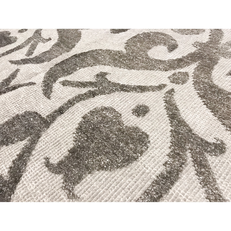 La Ciel Damask Area Rug