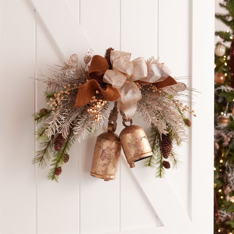 Ornement cloche en métal vieilli