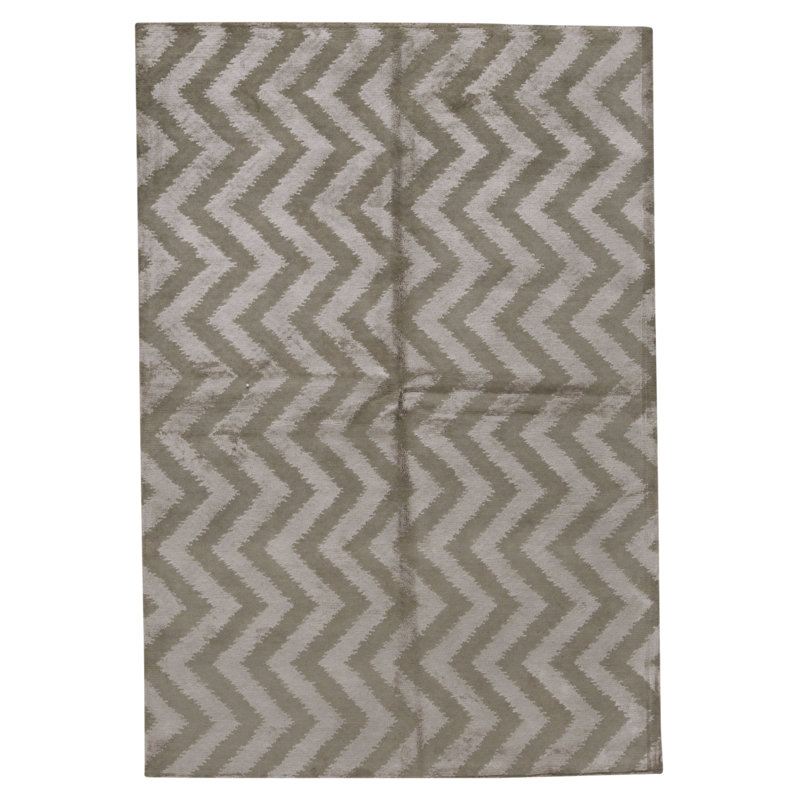 Hand Knotted Area Rug in Grey And Cream