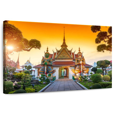 Adella Wat Arun Gate