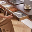 Bureau d'ordinateur 100% bois d'hévéa massif, bureau d'écriture rétro en noyer avec tiroir, structure robuste en A, table d'étude de bureau à domicile standard de 39,37 po x 21,65 po, 0,71 po d'épaisseur