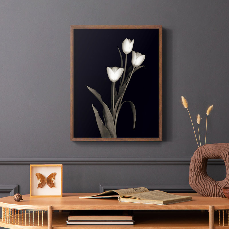 «Tulip Pose I», reproduction encadrée - bois massif, H 20 po x l 16 po, Brun