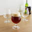 Verres à bière et tulipes