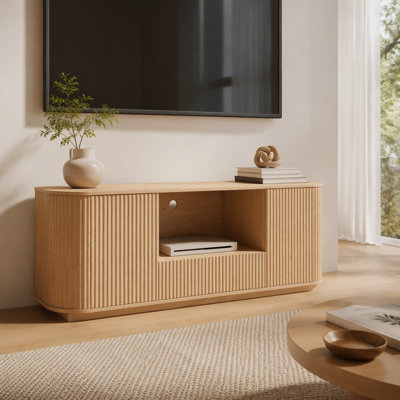 Meuble télé naturel ondulé de 162,5 cm (64 pouces) en panneaux de particules et MDF, console multimédia arrondie avec portes à rayures verticales, ouverture par simple pression, 3 passe-câbles, rangement multifonctionnel et montage facile