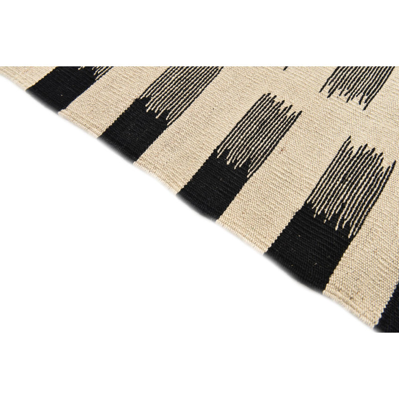 Tapis noir et blanc 5 x 8 Pinkerton