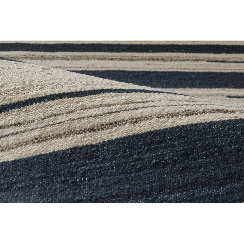 Aramis - Pitch, Rectangle 8' x 10'